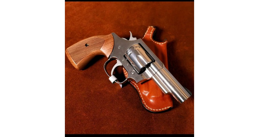 Revolvers, Pistols