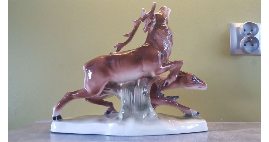 Jeleń z łanią z porcelany