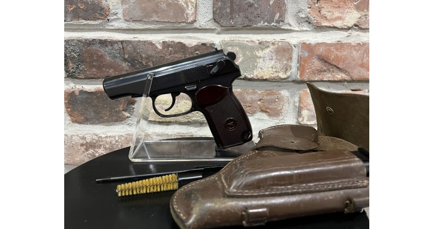 Pistolet Makarov 9x18 rok 1975